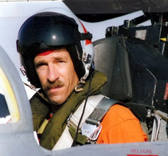 ערן רמות בתא הטייס כטייס ניסוי