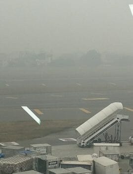 טיסה מתעכבת